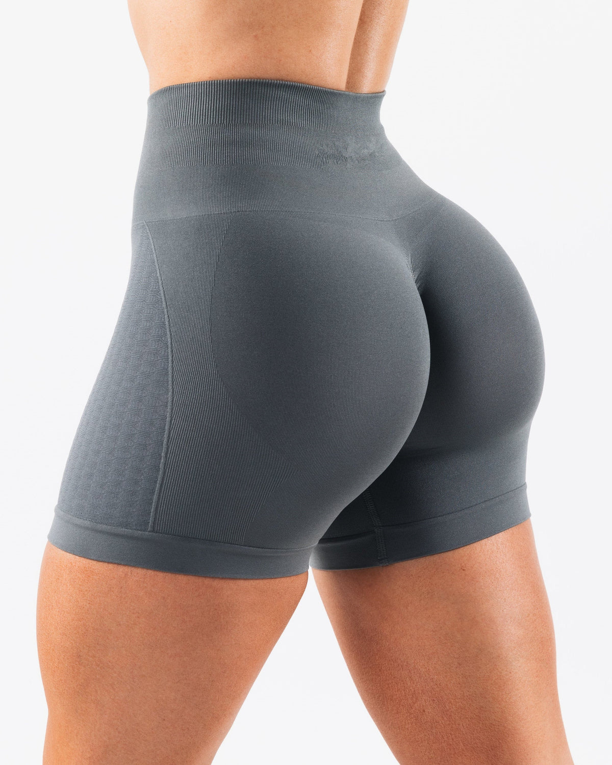 Kinetiv Women's Seamless Jacquard 3/4 Shorts - Textured Gym Shorts