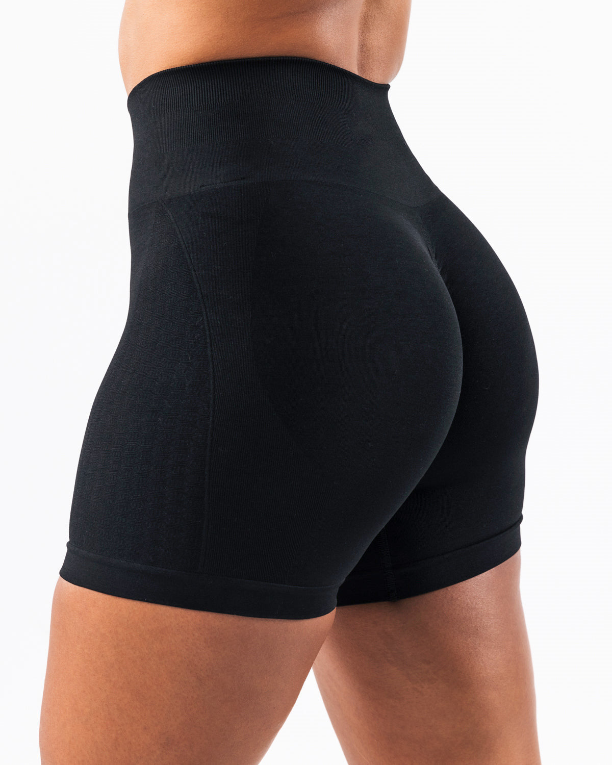 Kinetiv Women's Seamless Jacquard 3/4 Shorts - Textured Gym Shorts