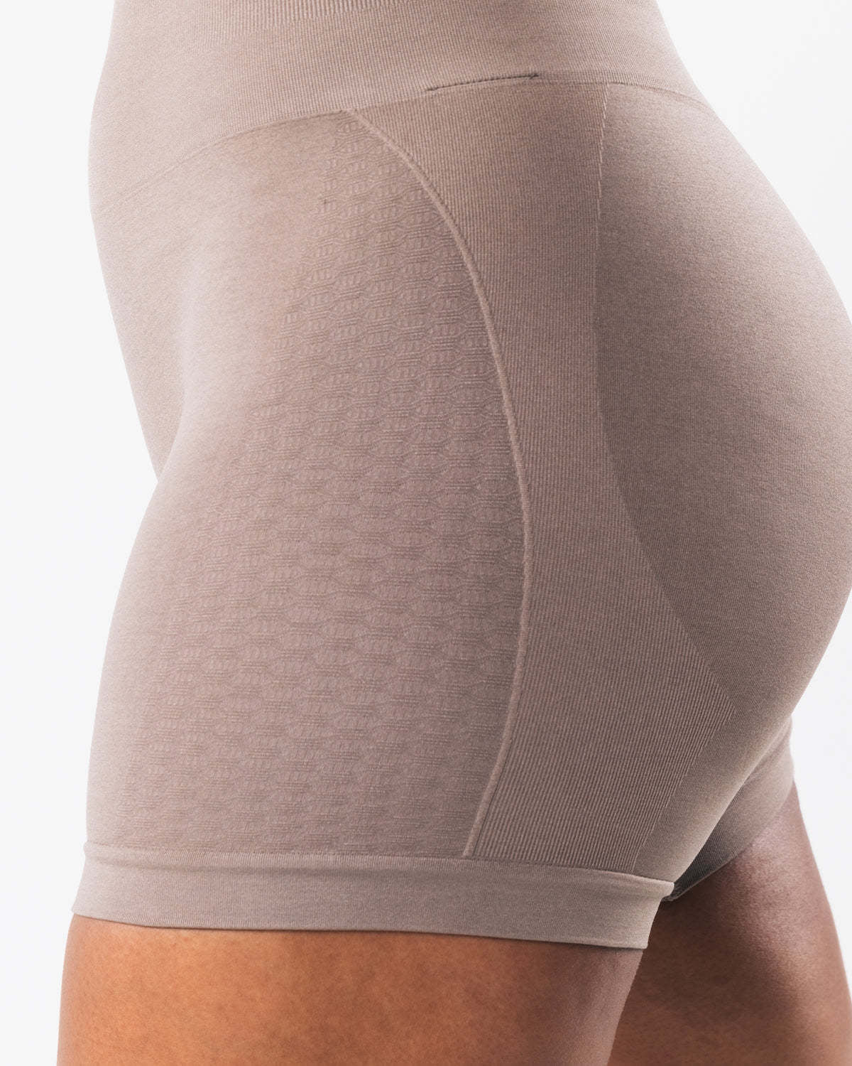 Kinetiv Women's Seamless Jacquard 3/4 Shorts - Textured Gym Shorts