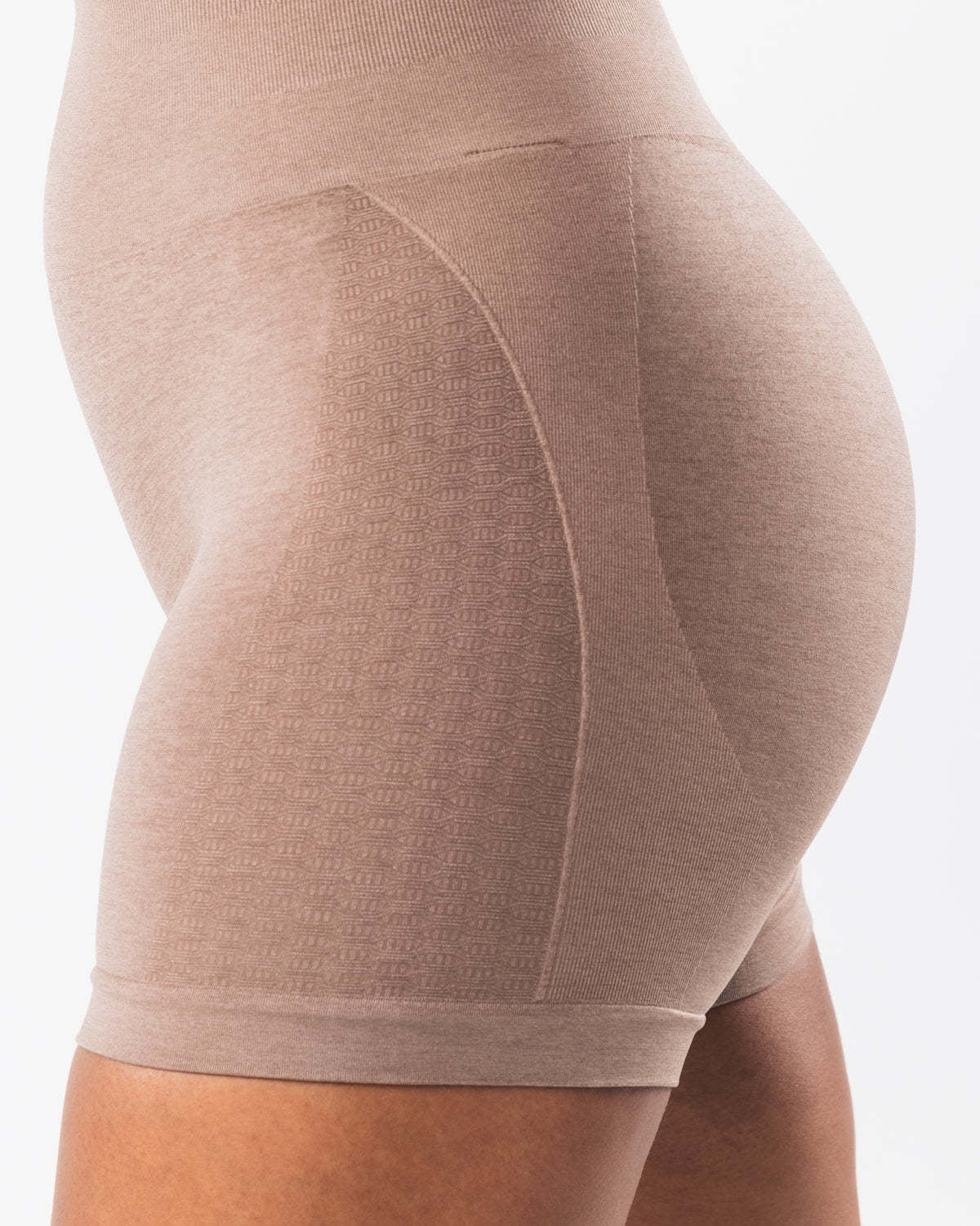 Kinetiv Women's Seamless Jacquard 3/4 Shorts - Textured Gym Shorts